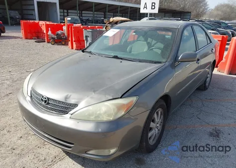 2004 Toyota Camry Xle z USA, uszkodzony, nr VIN 4T1BE32K34U853707